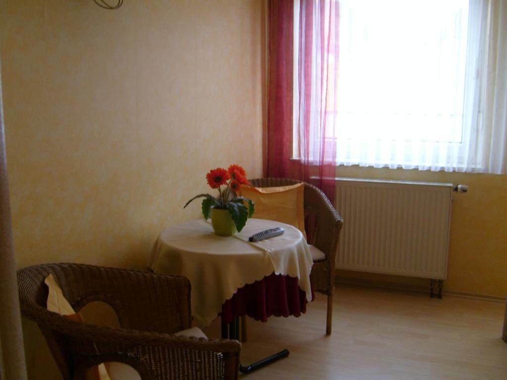 Stadtcafe Pension Grünstadt المظهر الخارجي الصورة